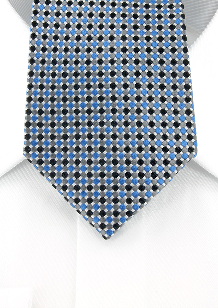 Cravate En Soie Tiss e En Damier Bleu Ciel Gris Et Noir Cotton Park cravate-en-soie-tiss-e-en-damier-bleu-ciel-gris-et-noir-cotton-park