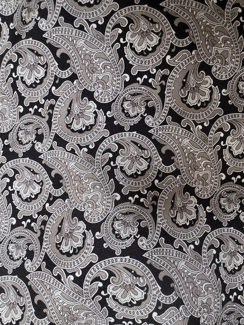 Ascot gris et noir à motifs cachemire