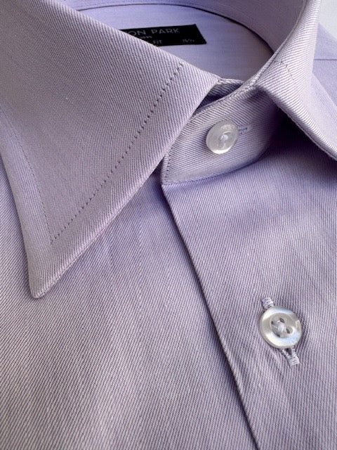 Chemise en twill de coton parme col français