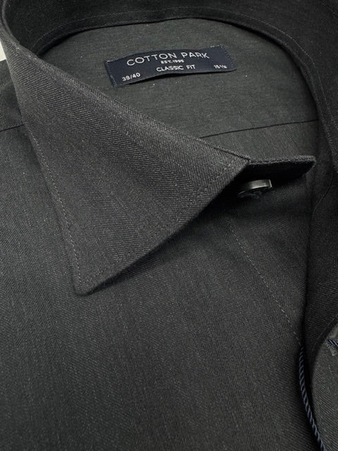 Col de chemise grise avec un  tissus demi saison