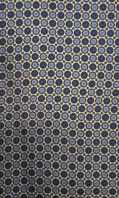 Ascot beige à motifs rosace