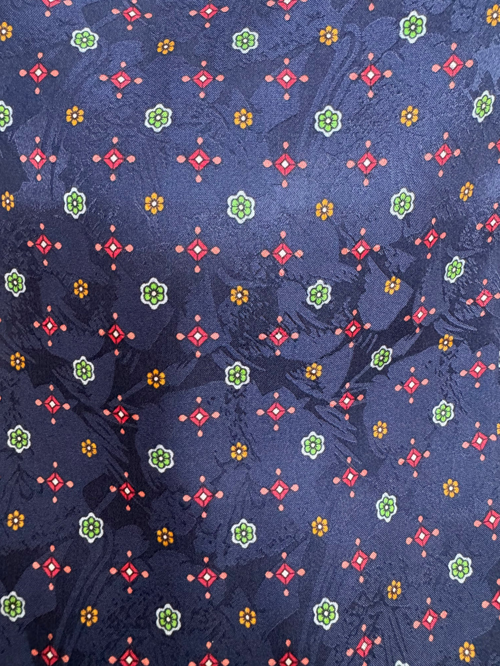 Ascot bleu marine motifs vert