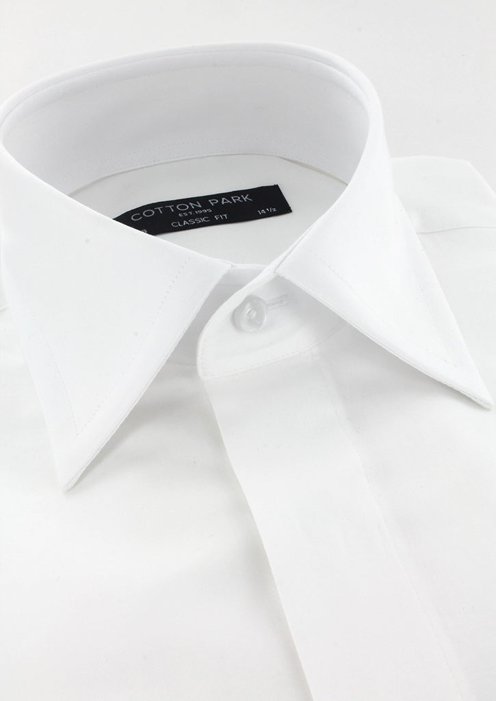 Chemise blanche gorge cachée poignets mousquetaires