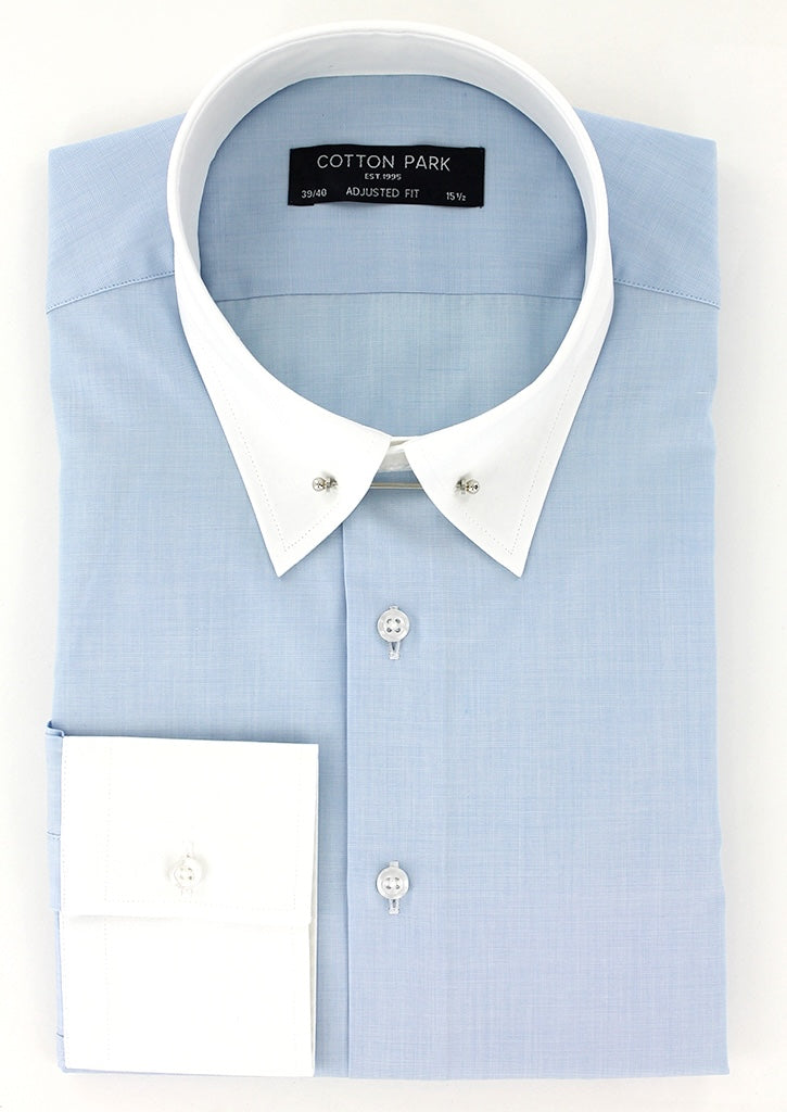 Chemise cintrée bleu ciel col anglais blanc et poignets contrastés