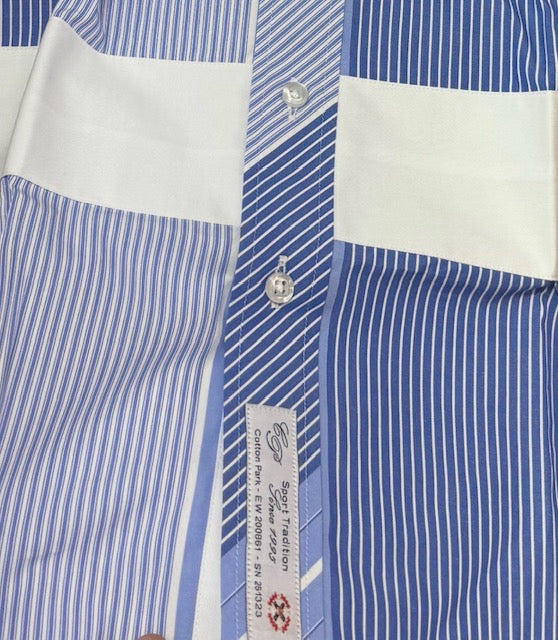 Chemise sport chic à rayures bleu ciel et blanc en opposition
