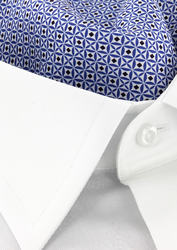 Foulard ascot homme en soie blanc à motifs bleus et noirs