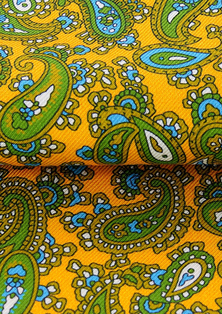 Foulard ascot homme en soie jaune motif paisley