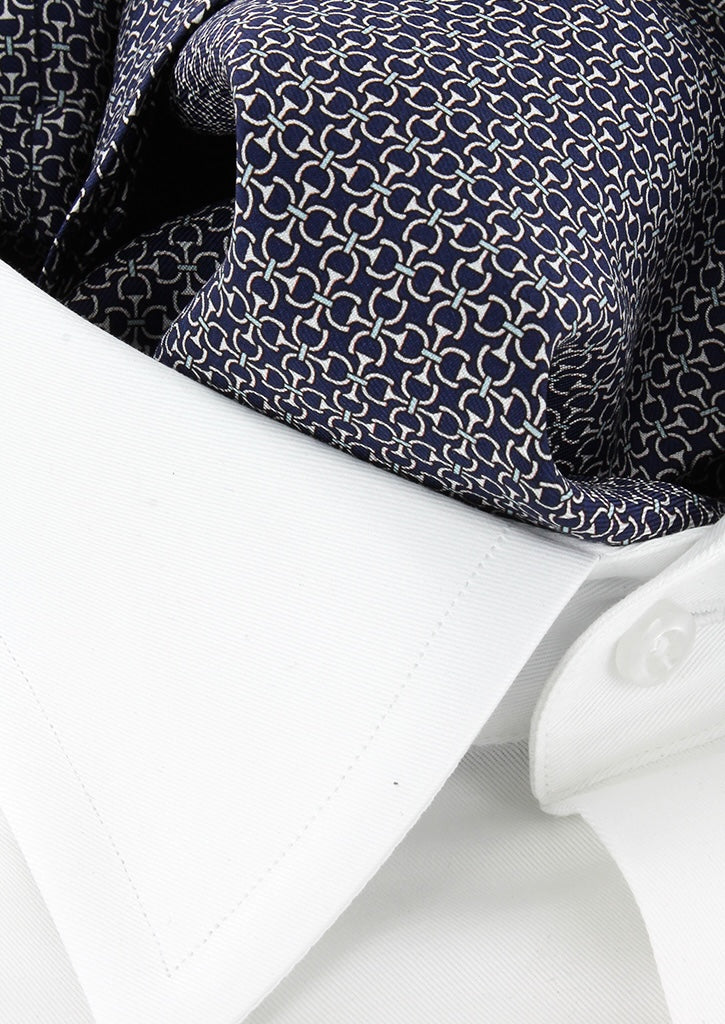 Foulard ascot homme en soie bleu marine motifs blancs et bleu ciel