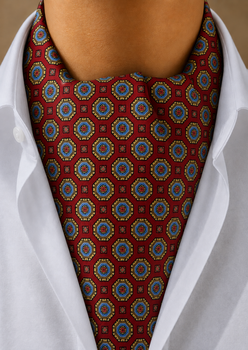 Foulard ascot en soie bordeaux à motifs bleu ciel et jaune pâle