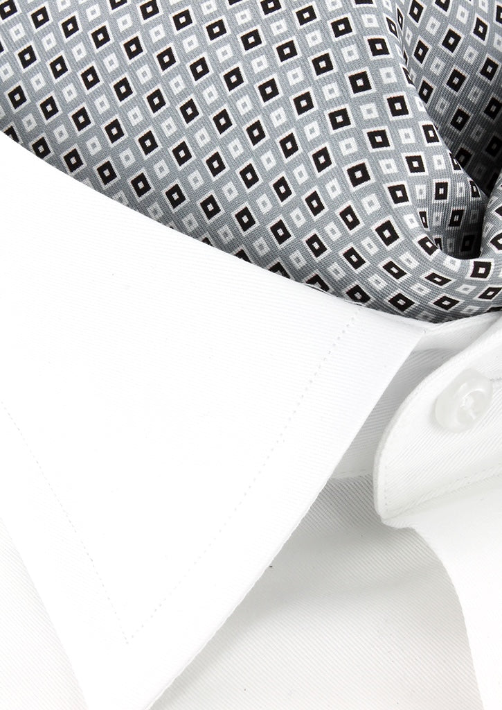 Foulard ascot homme en soie gris motif géometrique noir et blanc