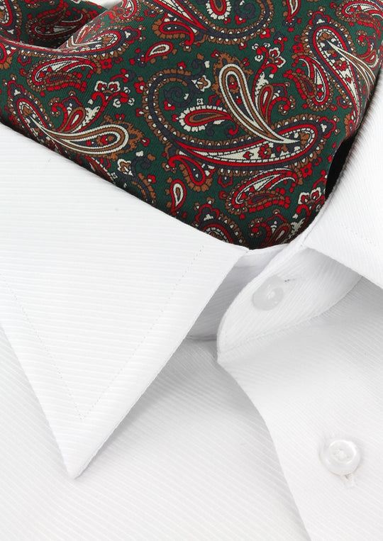 Ascot vert à motif paisley rouge