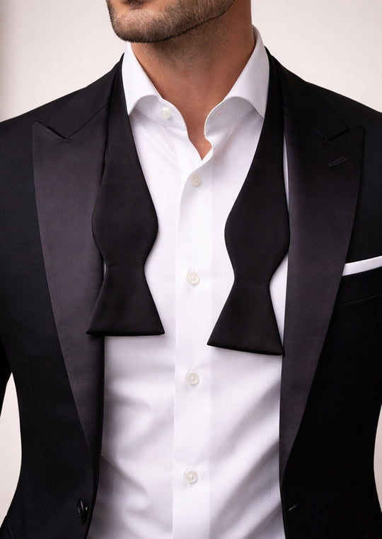 Noeud papillon noir ouvert