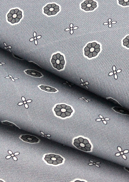 Pochette de costume en soie grise à motifs floraux anthracite