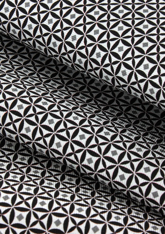 Pochette de costume en soie noir et blanc à motif géométrique