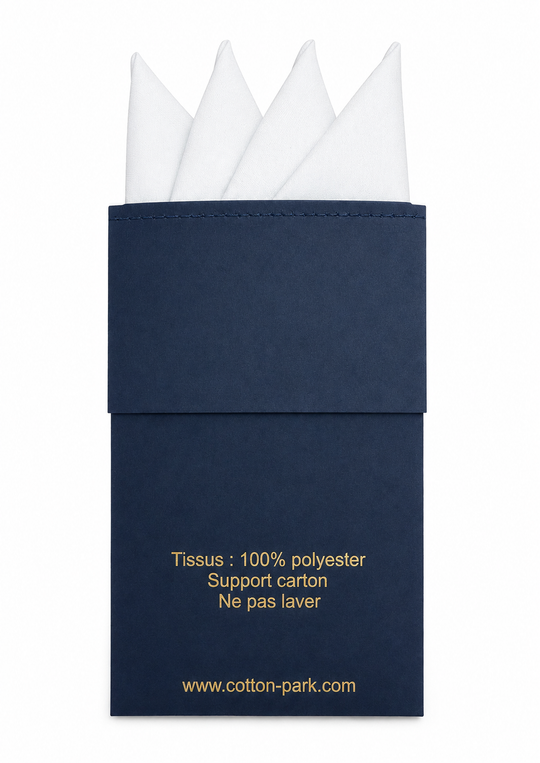 Pochette de costume blanche prépliée avec support carton