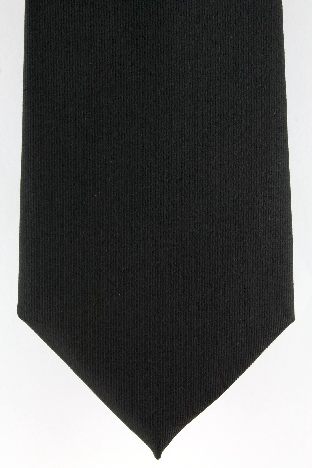 Cravate en soie tissée noir uni