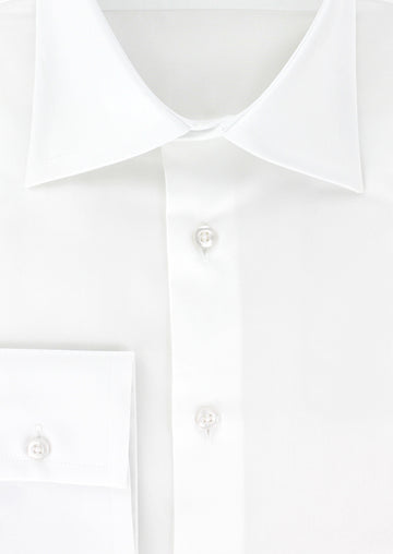 Fitted shirt with French collar in white cotton satin 