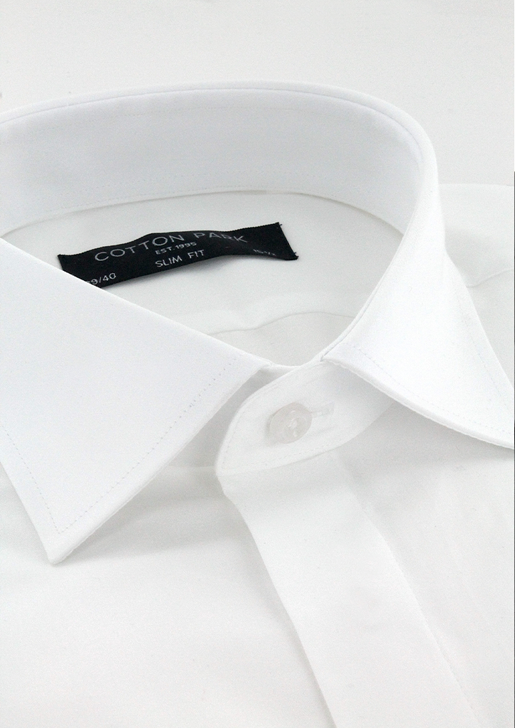 Fitted ceremonial shirt with small white collar with hidden throat Fitted ceremonial shirt with small white collar with hidden throat