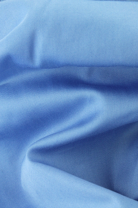 Chemise cintrée en satin de coton bleu lavande